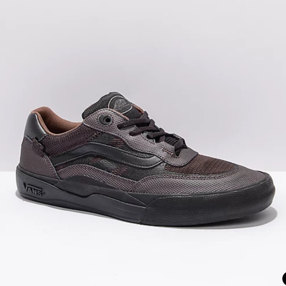 Vans Wayvee Justin Henry coffee bean 721454
Men’s 7 Women’s 8.5 unisex. NWOB